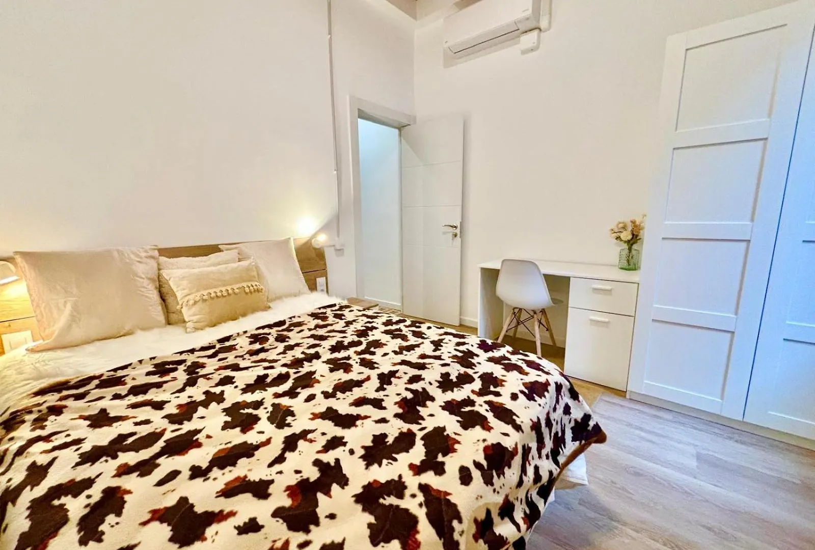 Piso En Gracia De 3 Habitaciones Dobles Suits Barcelona 0*,  Spain